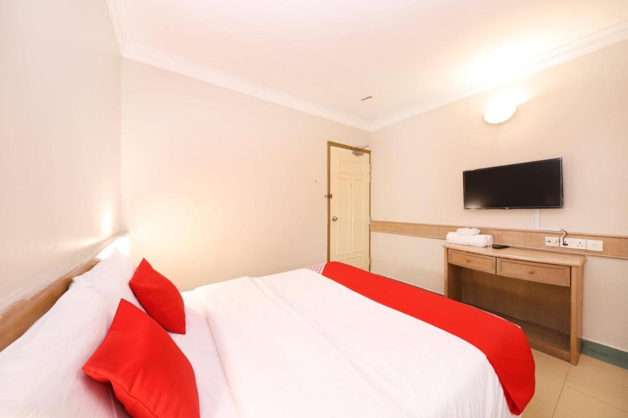 Oyo 764 Hotel Famous Inn Malacca Екстериор снимка