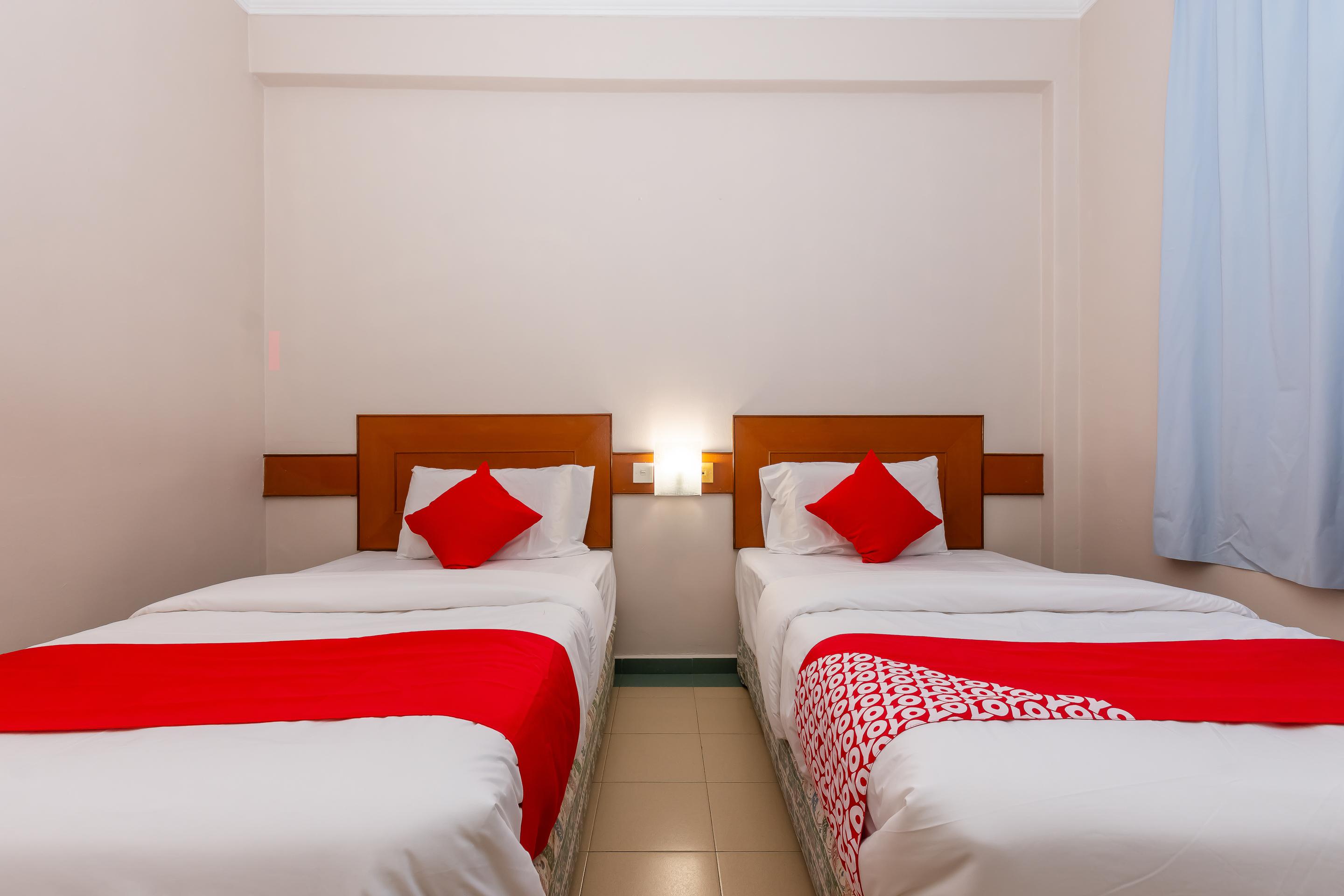 Oyo 764 Hotel Famous Inn Malacca Екстериор снимка