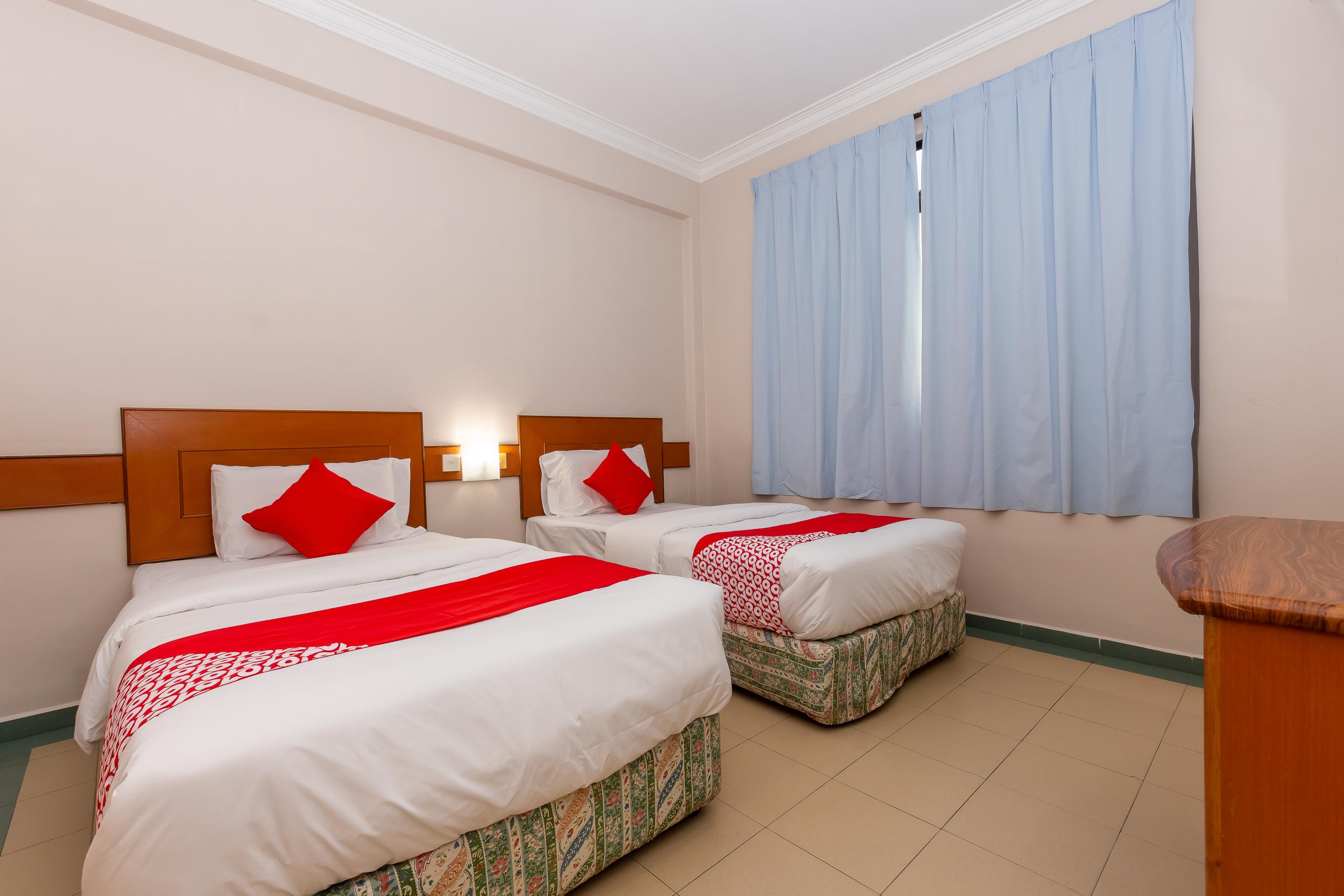 Oyo 764 Hotel Famous Inn Malacca Екстериор снимка