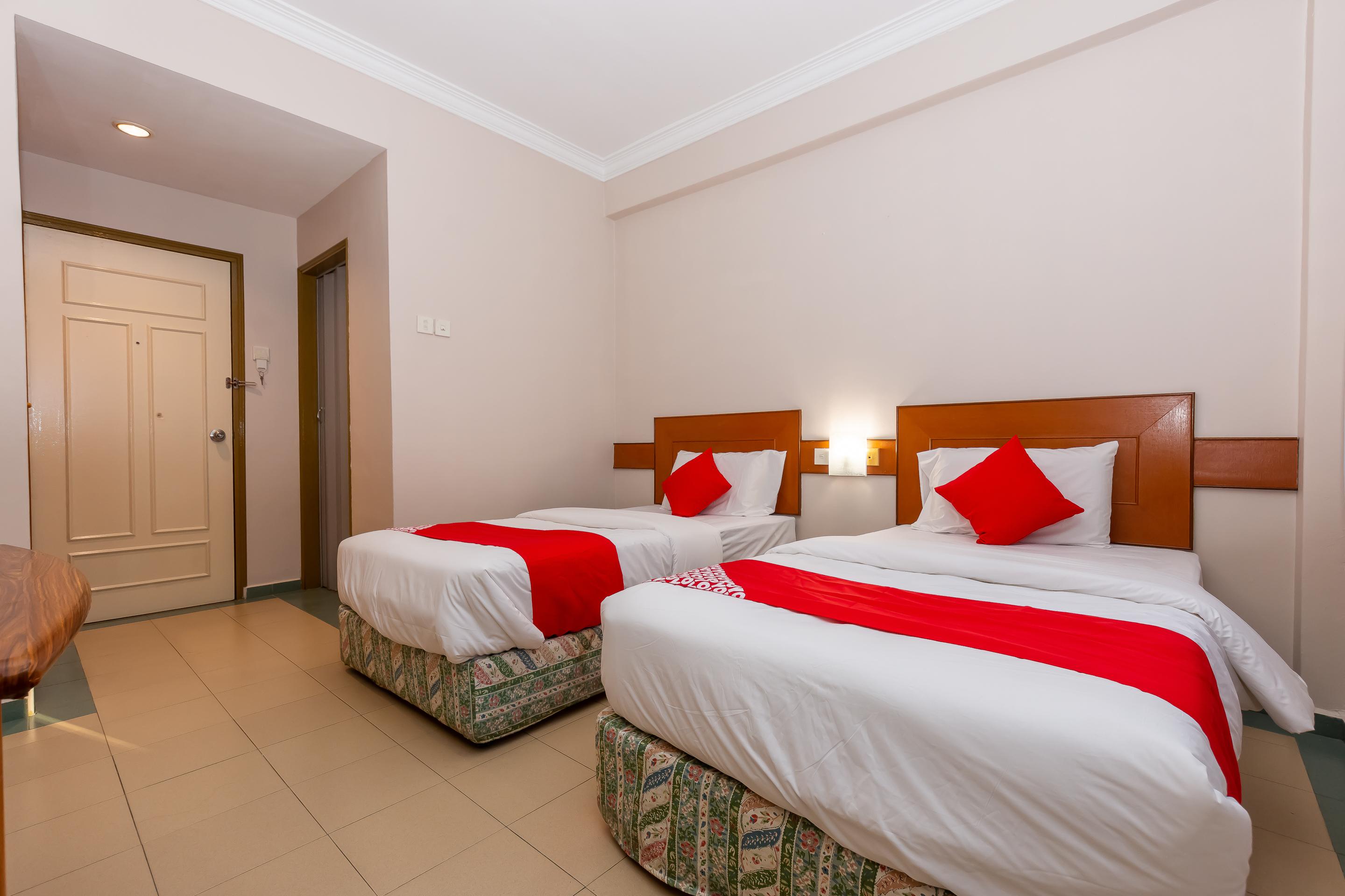 Oyo 764 Hotel Famous Inn Malacca Екстериор снимка