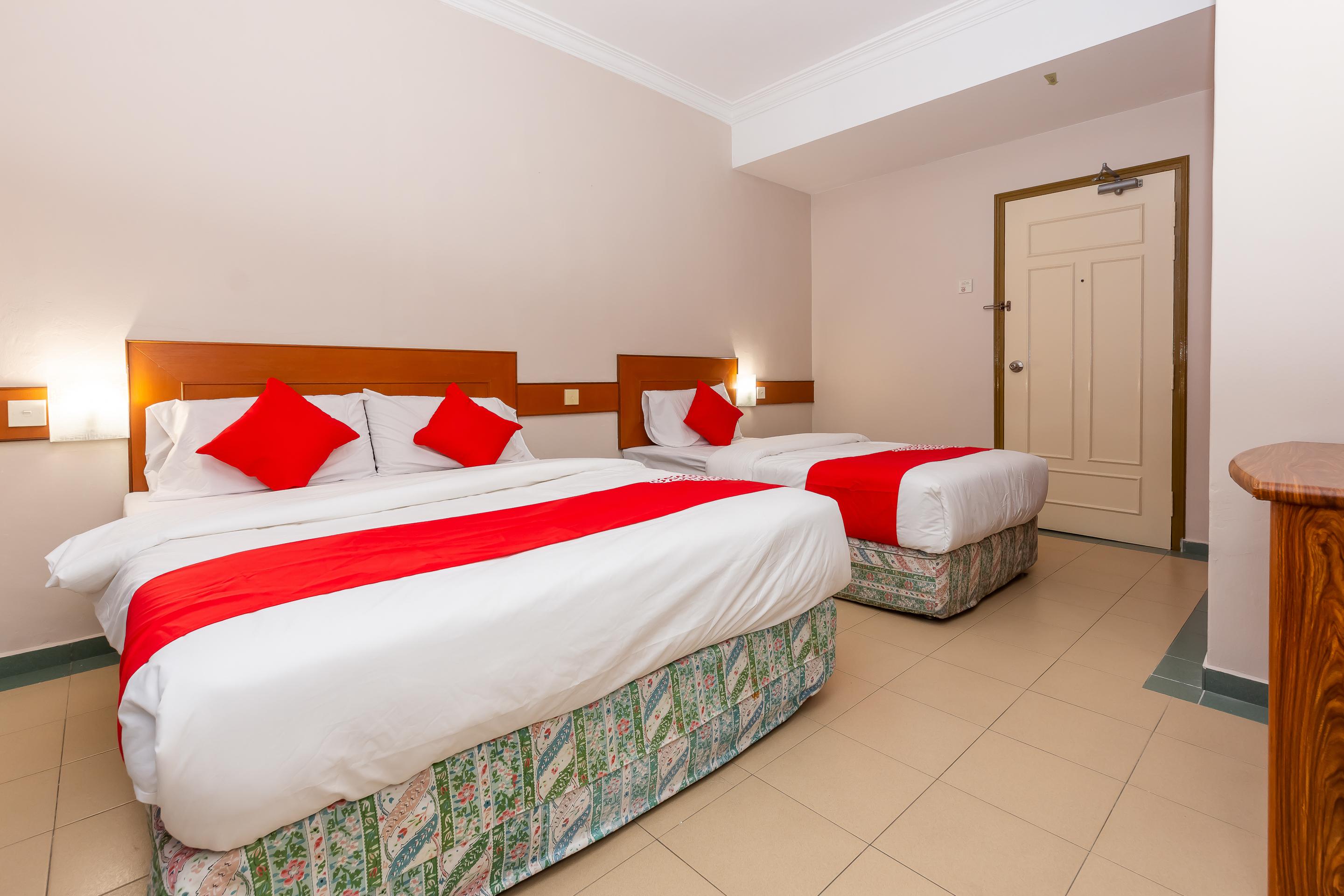 Oyo 764 Hotel Famous Inn Malacca Екстериор снимка