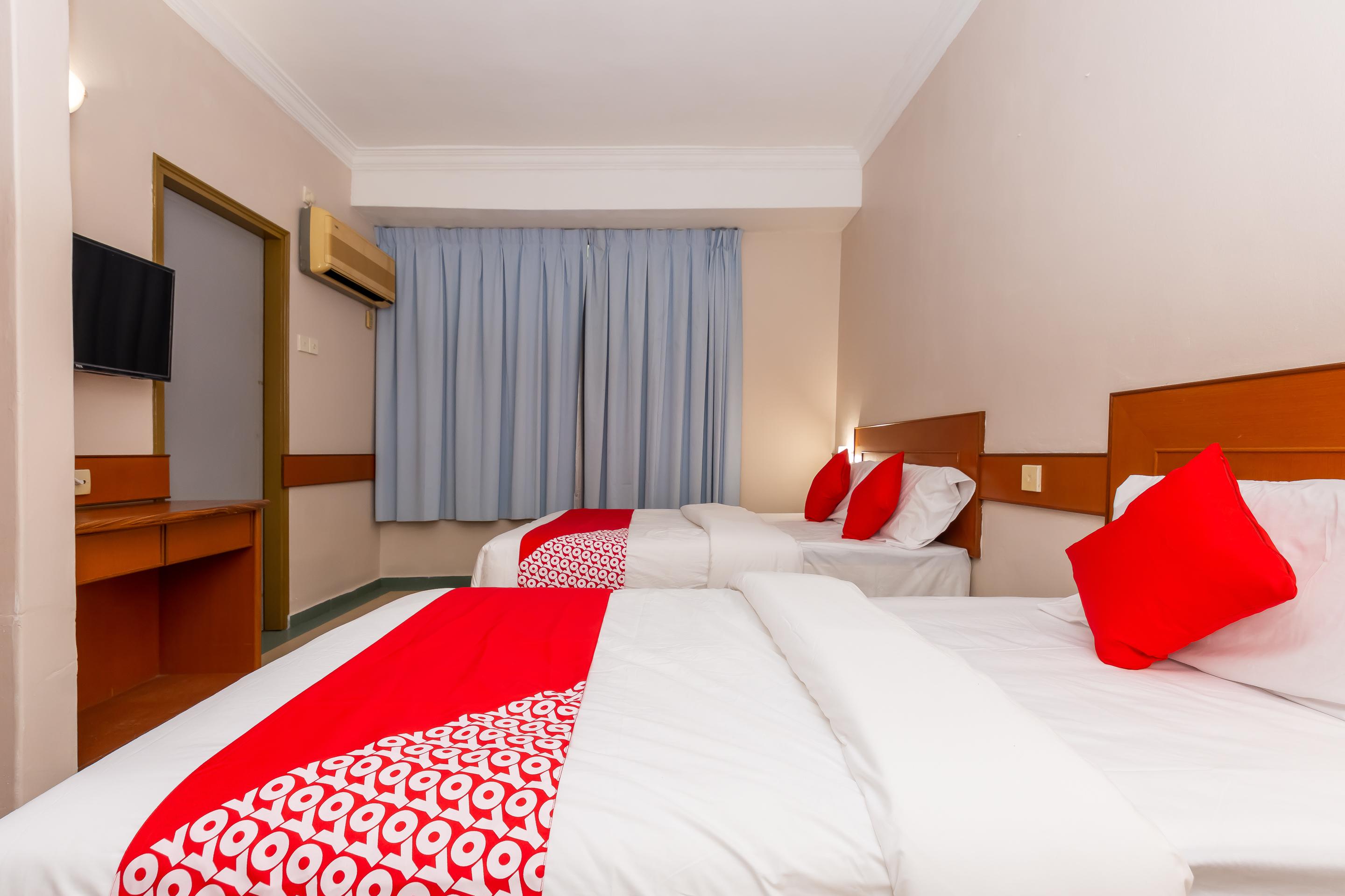 Oyo 764 Hotel Famous Inn Malacca Екстериор снимка