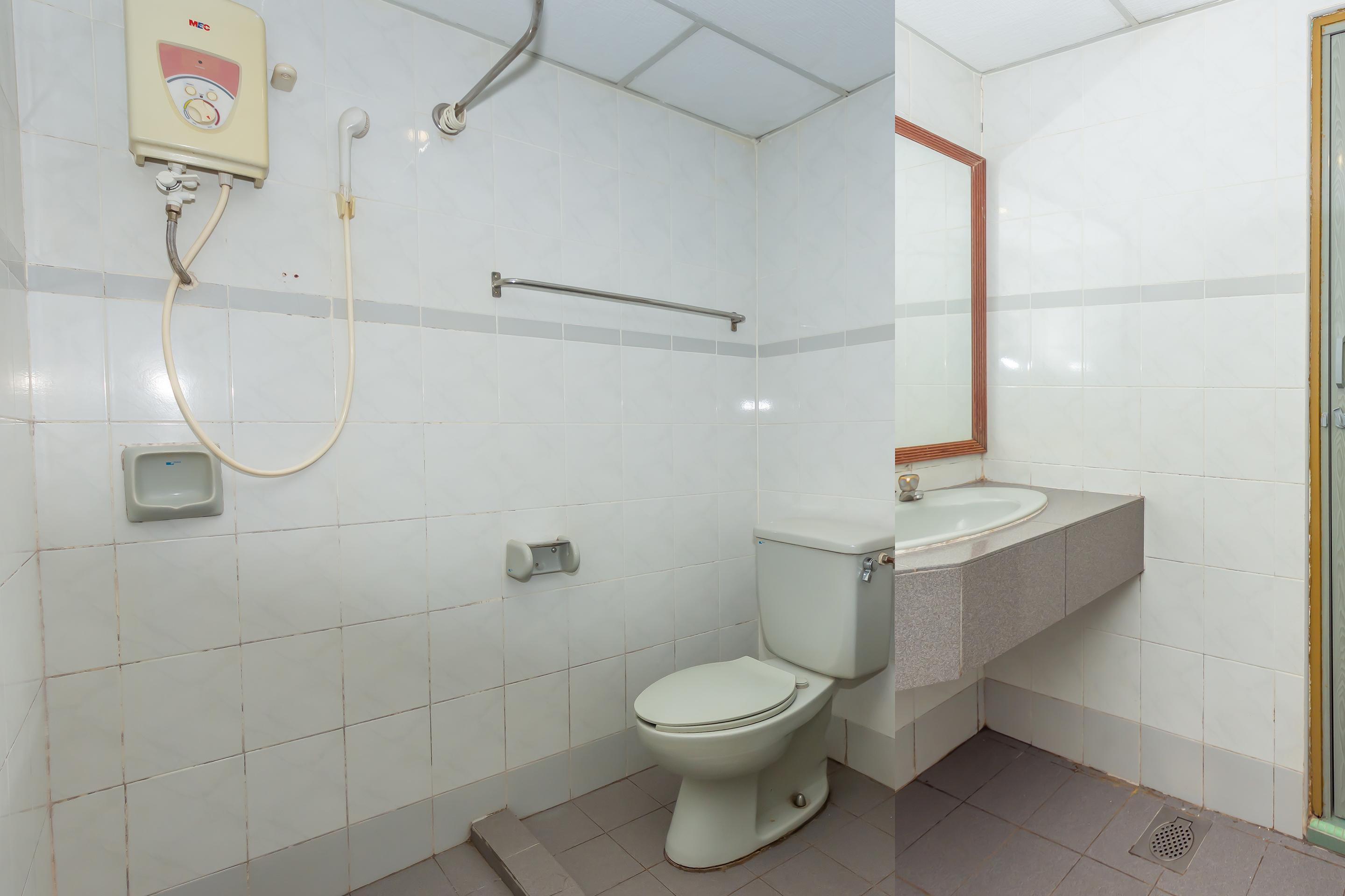 Oyo 764 Hotel Famous Inn Malacca Екстериор снимка