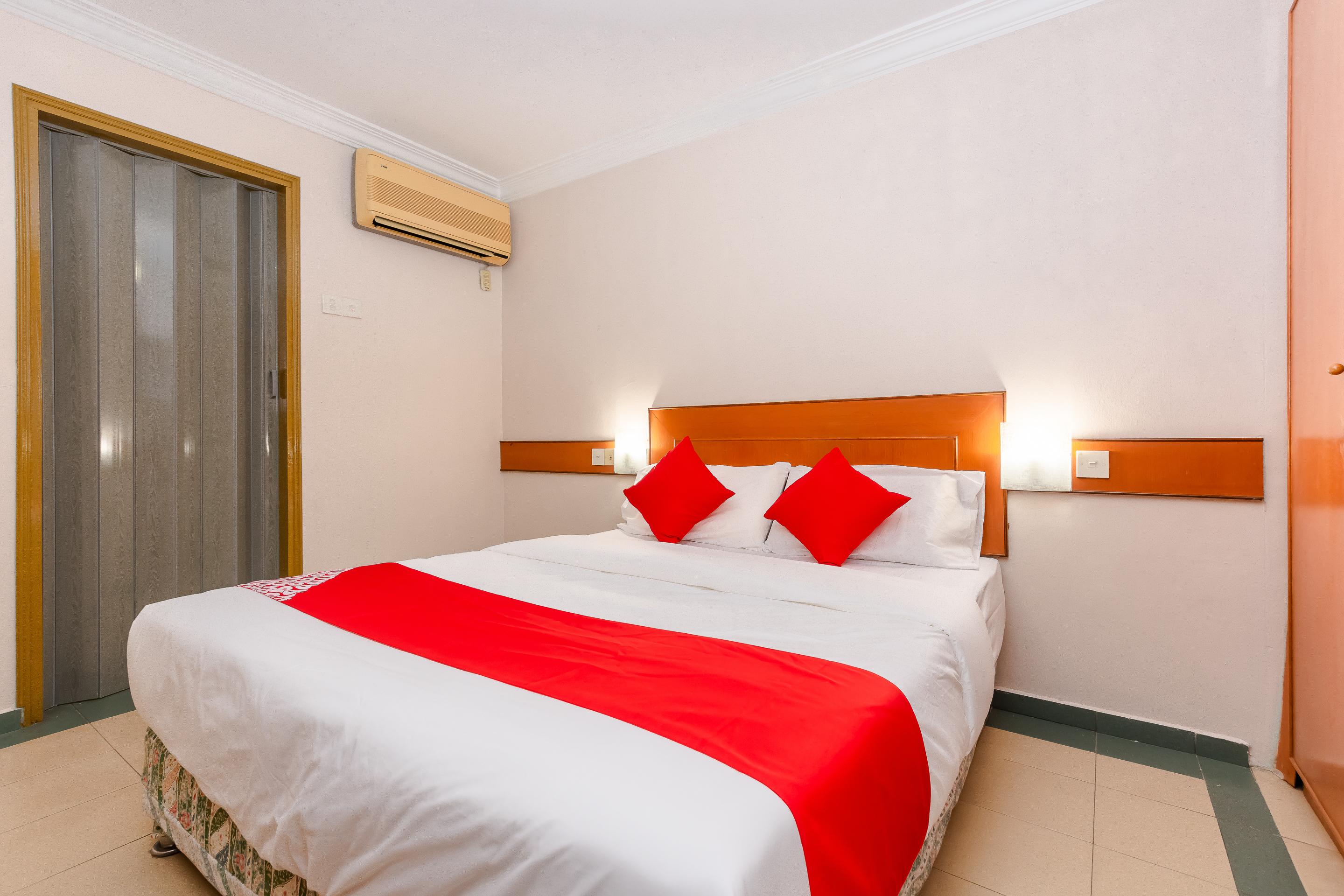 Oyo 764 Hotel Famous Inn Malacca Екстериор снимка