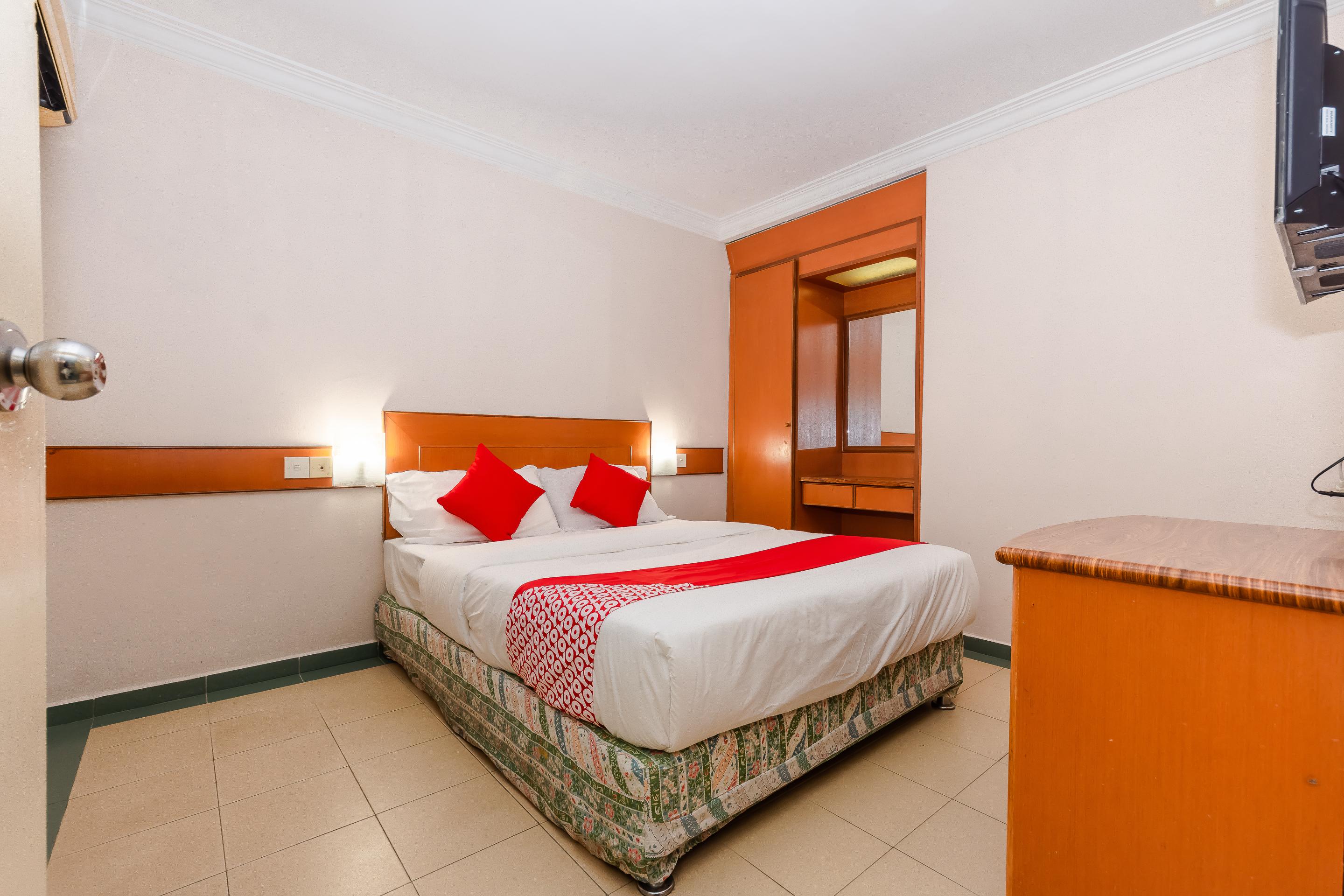 Oyo 764 Hotel Famous Inn Malacca Екстериор снимка