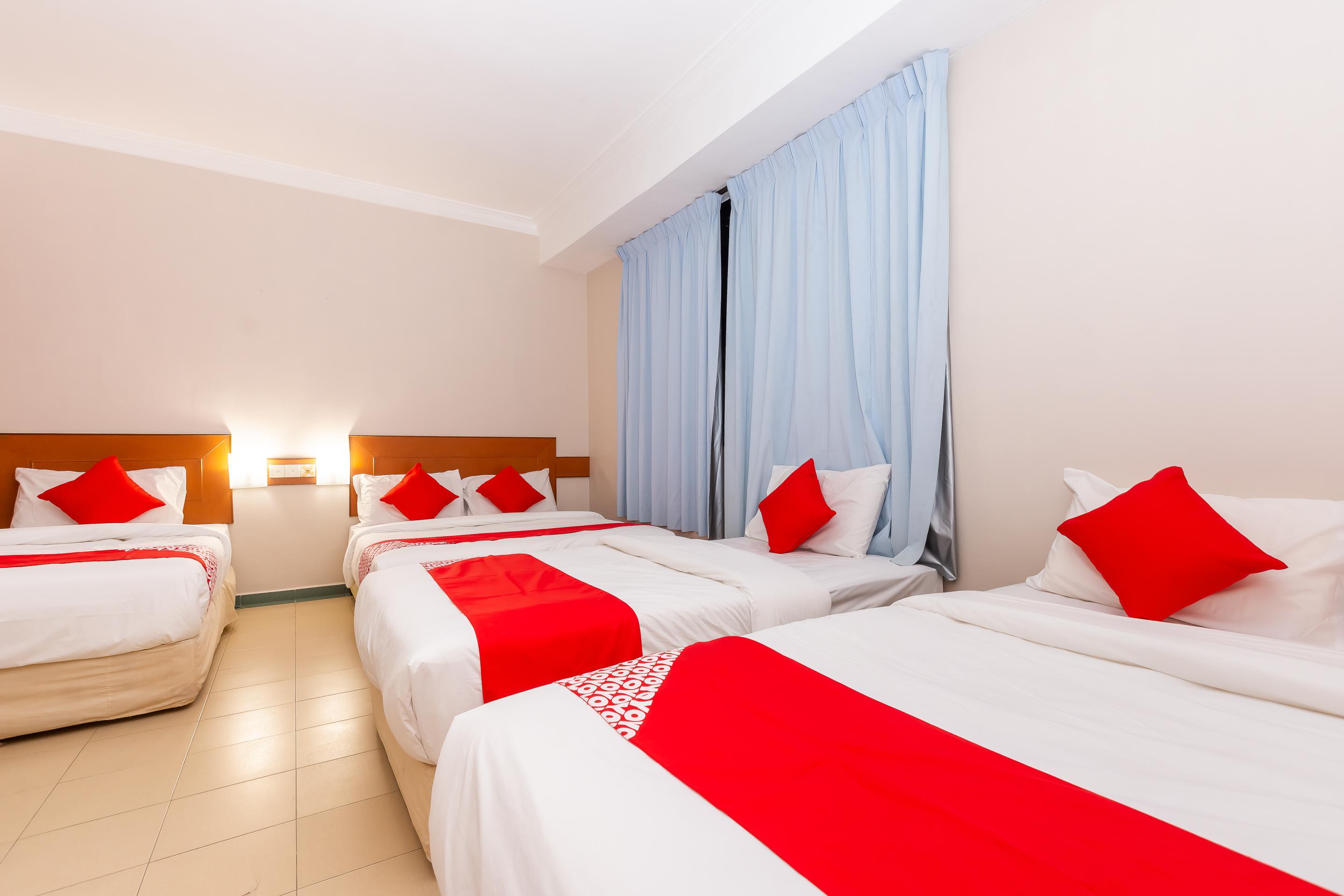 Oyo 764 Hotel Famous Inn Malacca Екстериор снимка