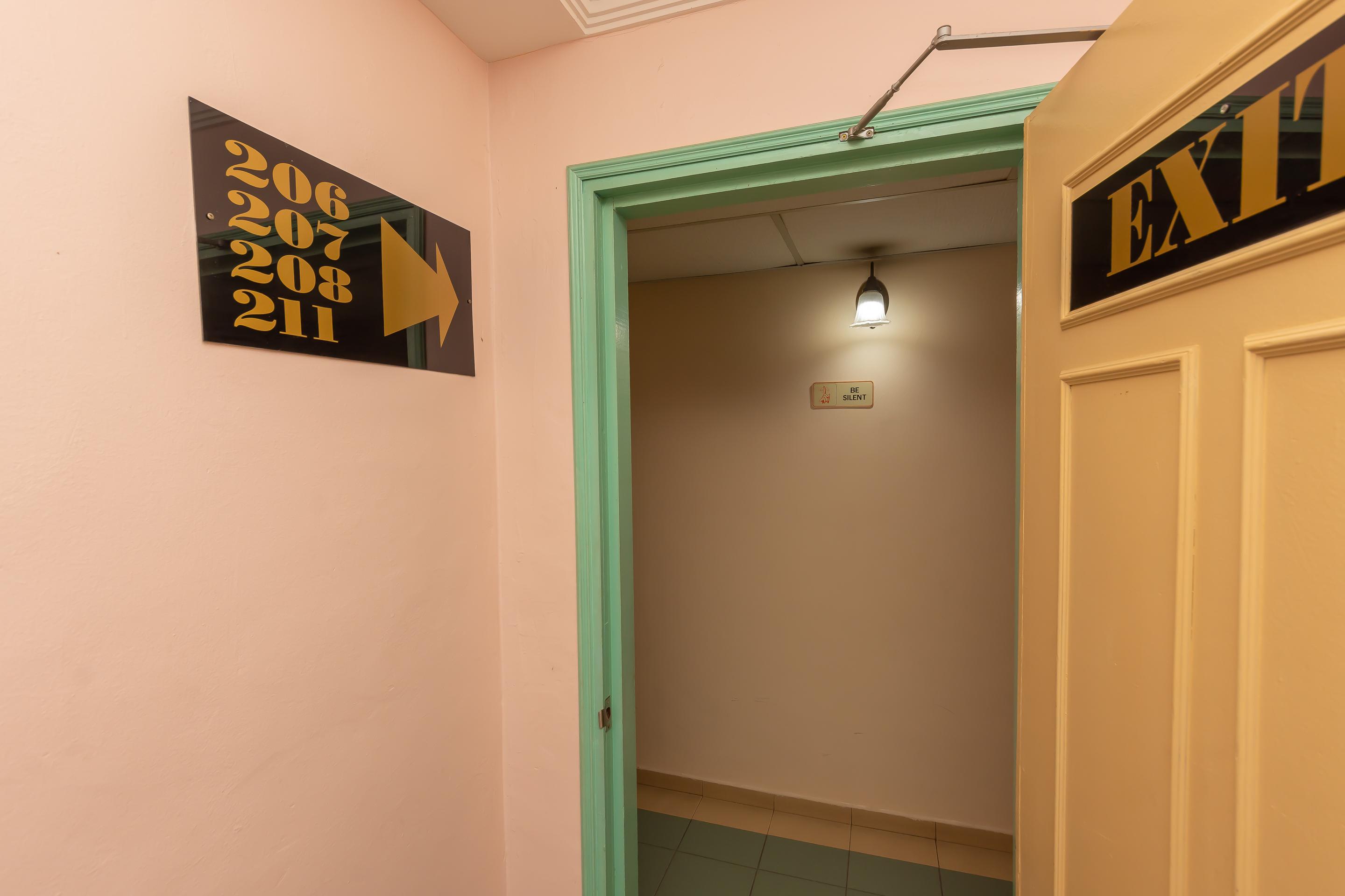 Oyo 764 Hotel Famous Inn Malacca Екстериор снимка