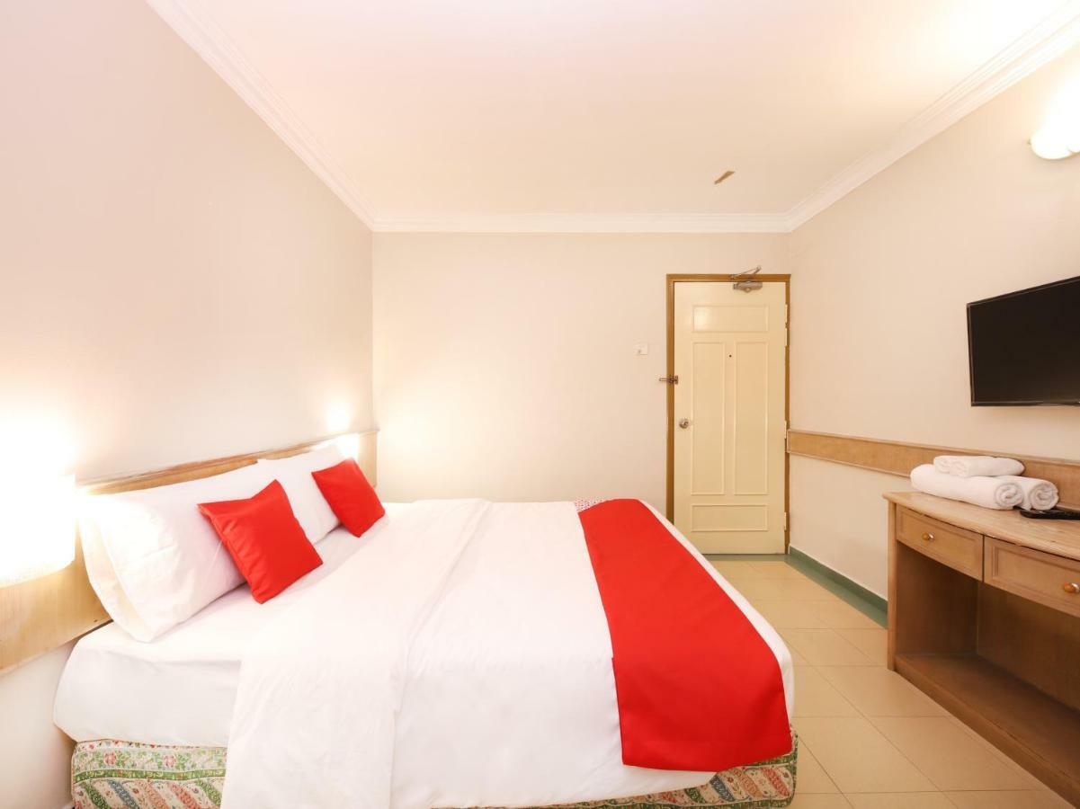 Oyo 764 Hotel Famous Inn Malacca Екстериор снимка