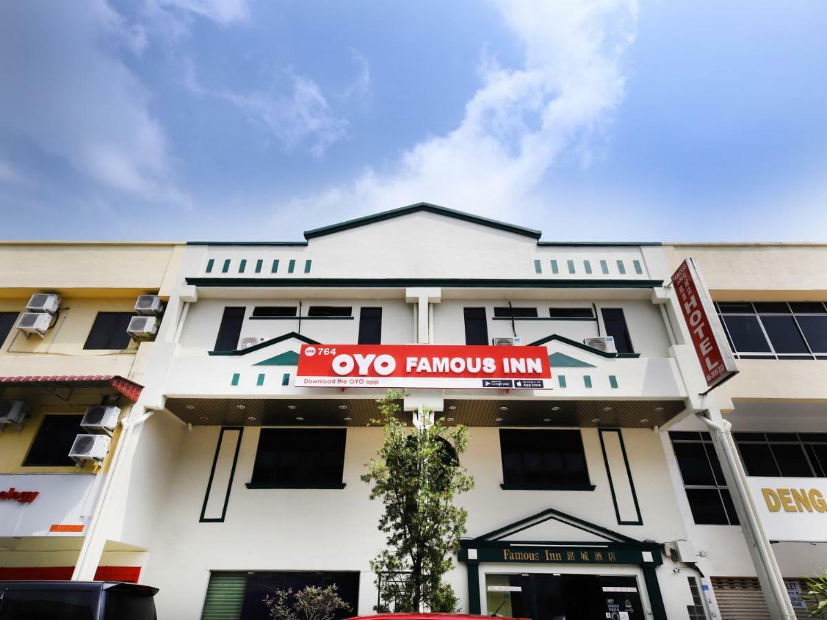 Oyo 764 Hotel Famous Inn Malacca Екстериор снимка